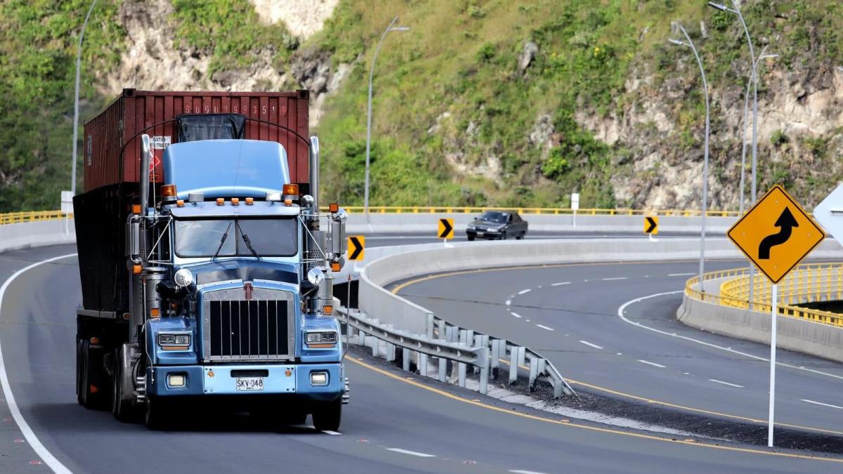 Las críticas de los transportadores de carga al nuevo decreto que busca transformar el sector