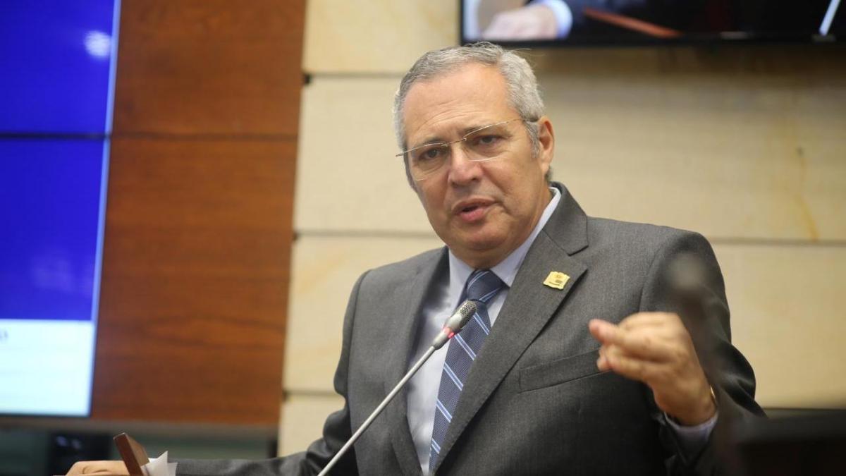 Piden a la Corte Constitucional evaluar si la conducta de Iván Name en la Presidencia del Senado afecta la validez de la reforma pensional