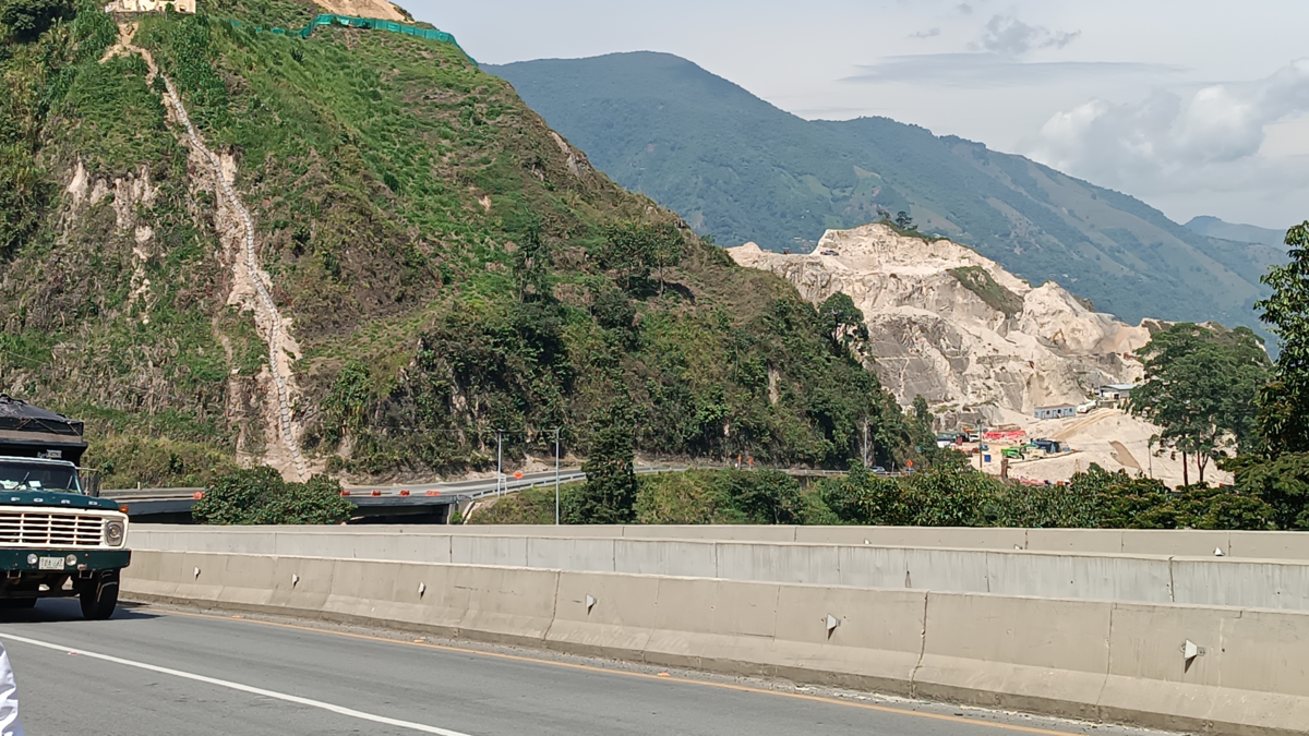 No habrá cierre en el sector de Las Areneras, de la vía 4G Pacífico 1, en el Suroeste de Antioquia: estos son los acuerdos a los que llegaron