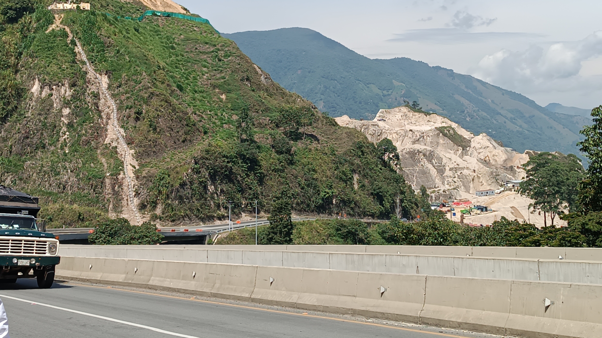 Polémica en el Suroeste de Antioquia por cierre de la vía en el sector de Las Areneras que se extendería por un año por las obras de la 4G Pacífico 1