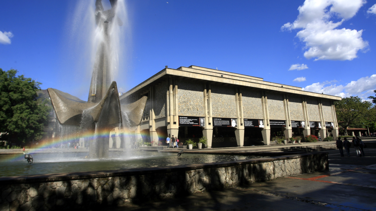 Öğrenci başına yıllık 52 milyon dolar hesaplamayı reddediyor