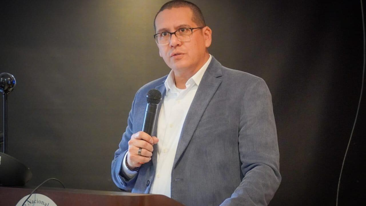 Giovanni Rubiano renuncia a la Superintendencia Nacional de Salud tras once meses en el cargo