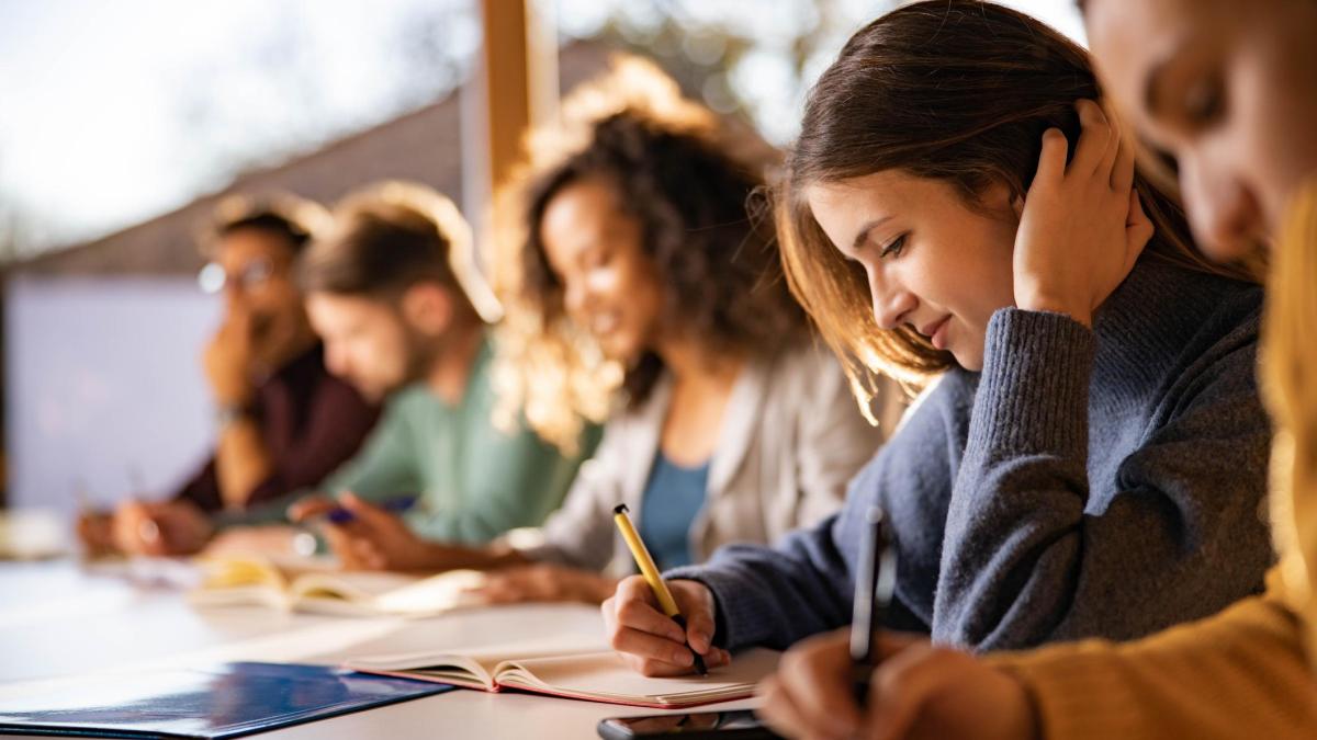 Ecopetrol dará becas con alimentación, transporte y todo incluido a bachilleres de Colombia que quieran estudiar: estos son los requisitos