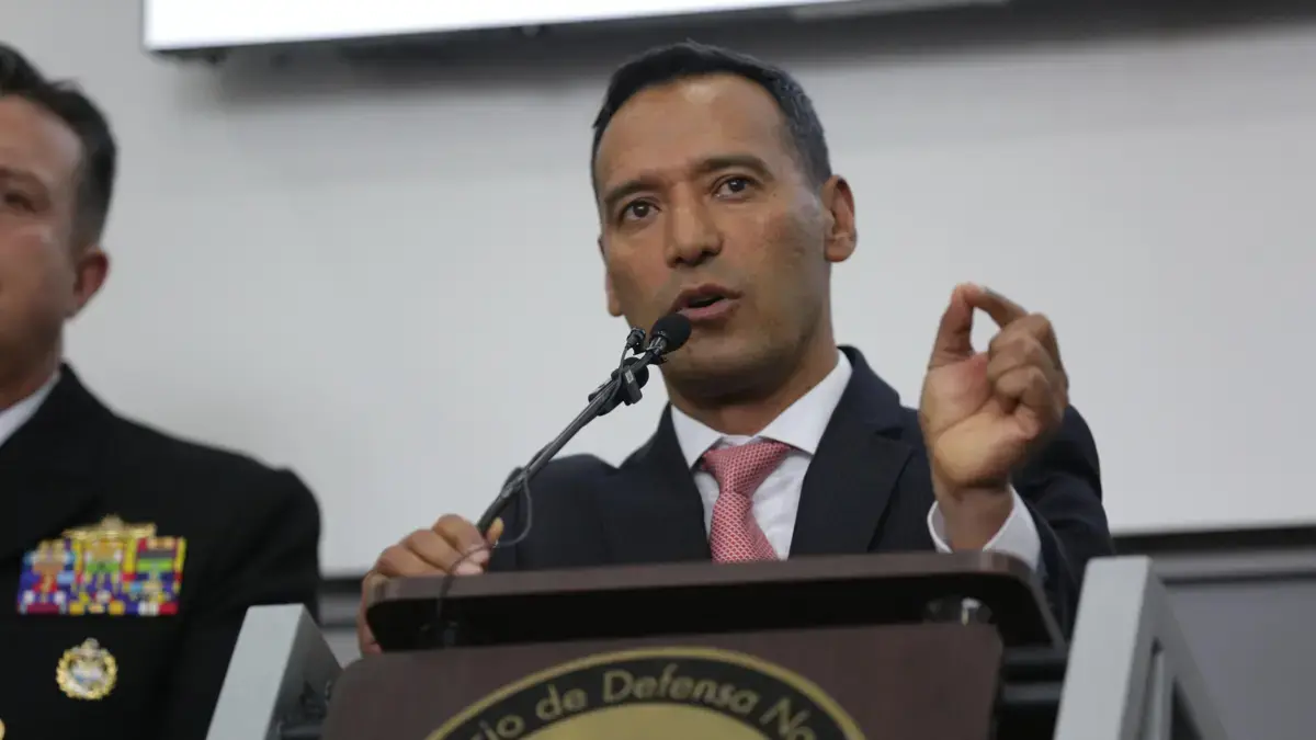 Con 102 votos, Cámara de Representantes negó la moción de censura al ministro de Defensa Pedro Sánchez