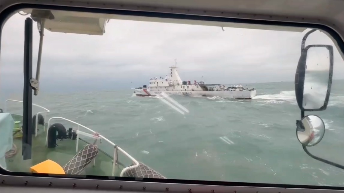 China lanza ejercicio militar con fuego real para simular el bloqueo aéreo y de puertos de Taiwán: reportan sobrevuelo de más de 80 aviones