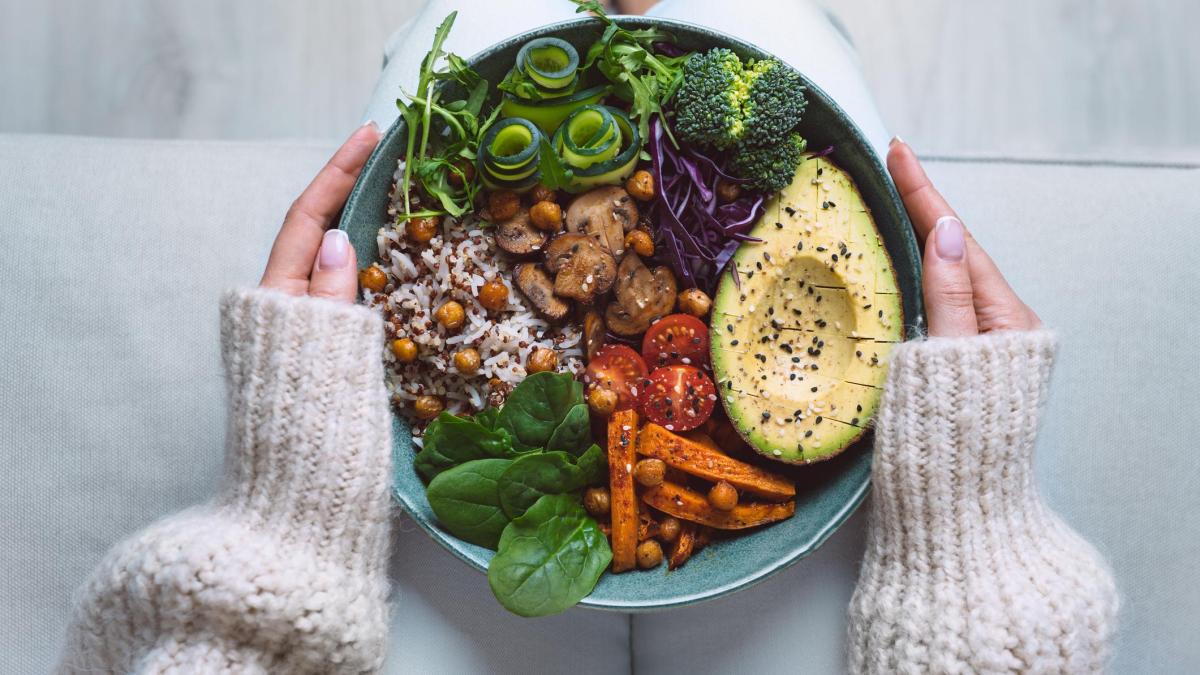 Lineamientos de la OMS para una dieta saludable: revelan qué porcentaje de carbohidratos, grasas y proteínas debe consumir al día