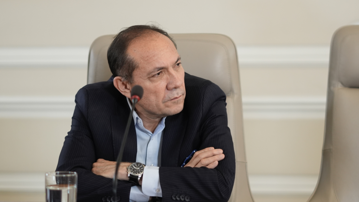 Ministro de Trabajo, Antonio Sanguino, defendió aumento del salario mínimo tras decisión del Consejo de Estado: 'No tiene reversa'