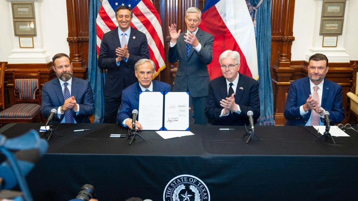 Lista completa de 47 leyes de Texas que son nuevas y muchos aún no conocen