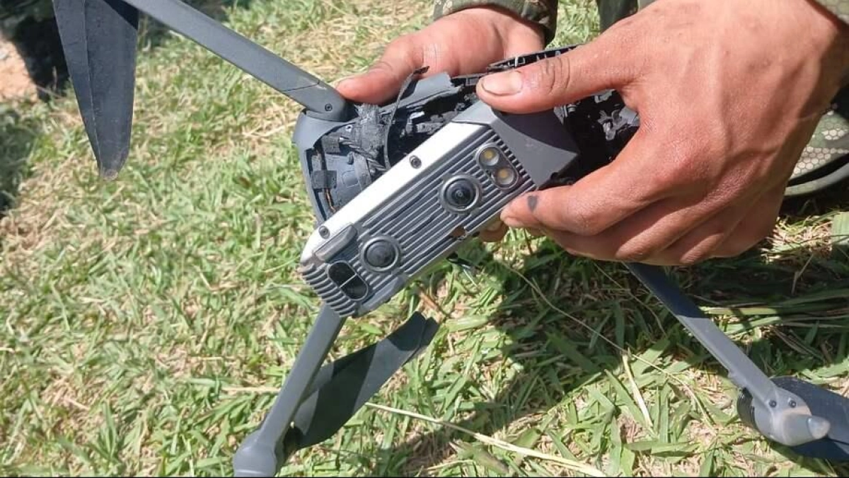 Cinco militares resultaron heridos tras ataque con explosivos lanzados desde drones en Chocó