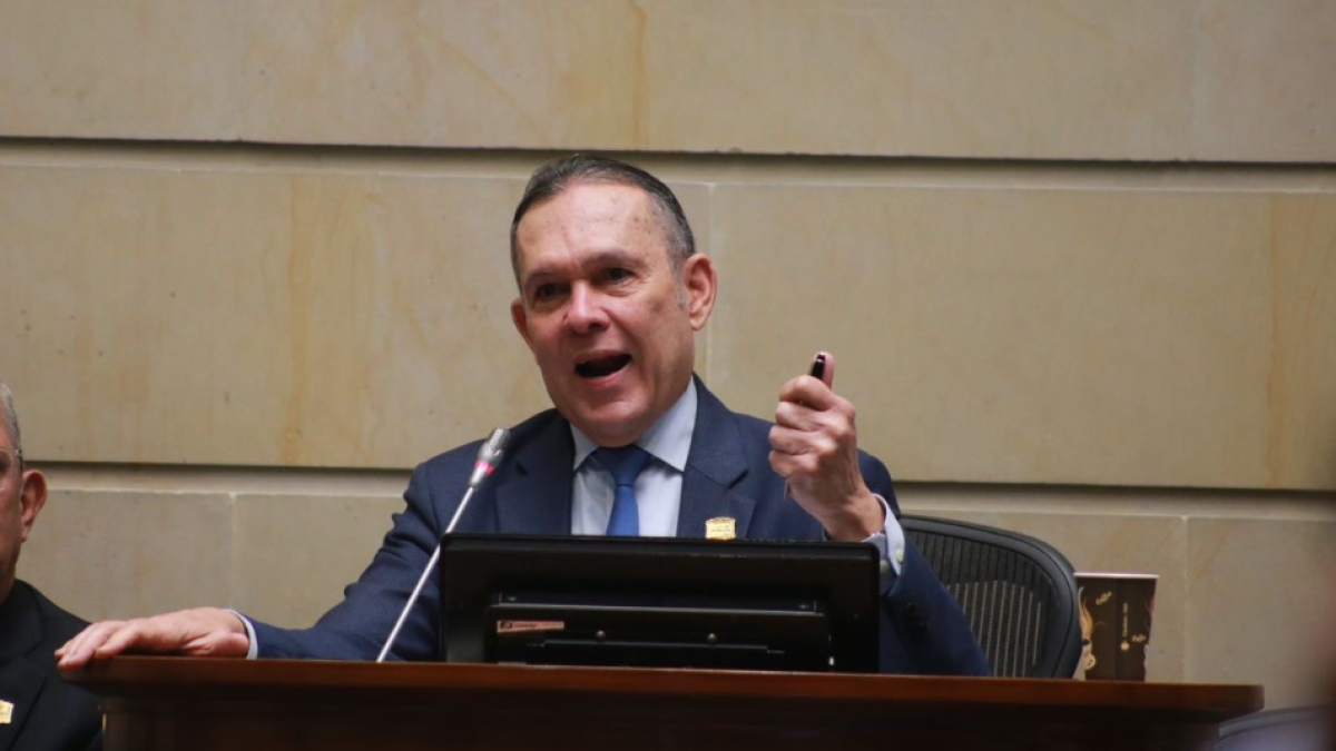 Efraín Cepeda: 'Si no pasa Abelardo o Paloma a segunda vuelta, el otro debe apoyarlo para preservar los principios democráticos'