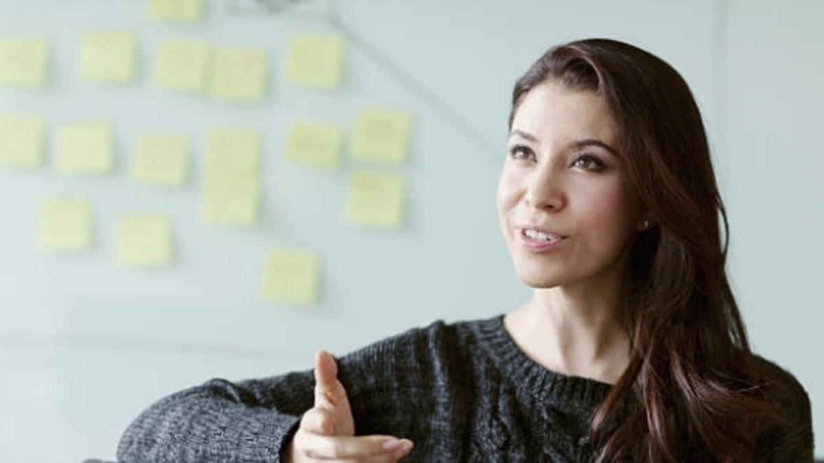 La poderosa habilidad que tienen las personas que hablan solas: pueden organizar mejor las ideas, según psicólogo