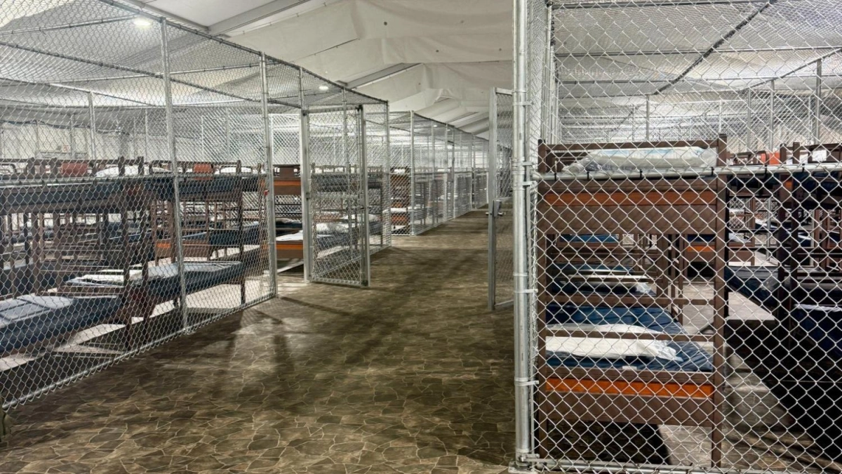 Gobernador de Florida anuncia cierre del centro de detención de migrantes Alligator Alcatraz tras haber ejecutado casi 21.000 deportaciones