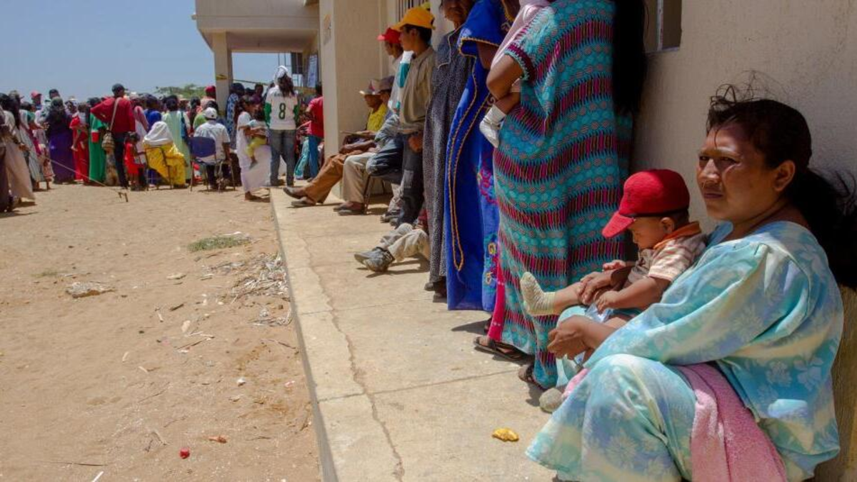 Autoridades Wayúu rechazan decreto del presidente Petro sobre la ‘Línea Negra’ y protestan este miércoles en la Defensoría del Pueblo en Riohacha