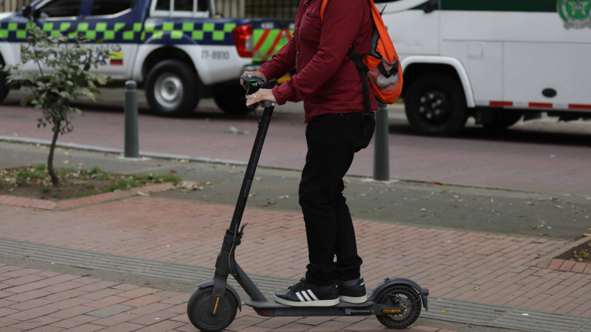 Nueva ley para patinetas eléctricas en Colombia: edad mínima y lo que debe saber para evitar multas
