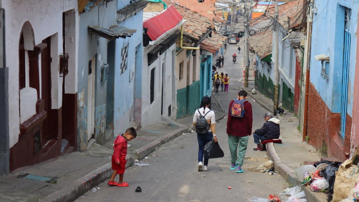 Pobreza monetaria en Colombia bajó al 28 % en 2025; más de 1,79 millones de personas salieron de esta condición
