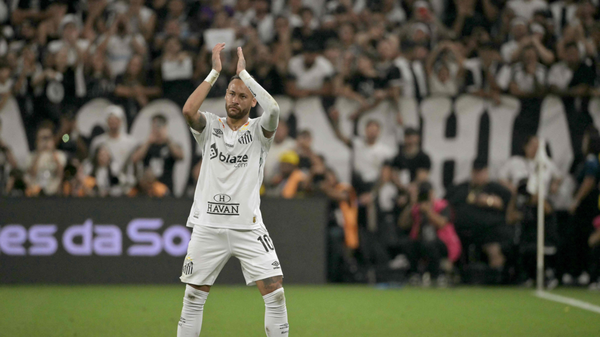 Neymar regresa con doblete, salva al Santos de la debacle y les responde a sus críticos con polémico festejo