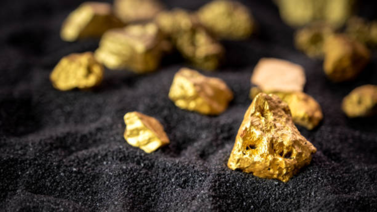 Decisiones del Gobierno Petro y la minería ilegal impiden que Colombia le saque un mayor provecho al precio récord del oro