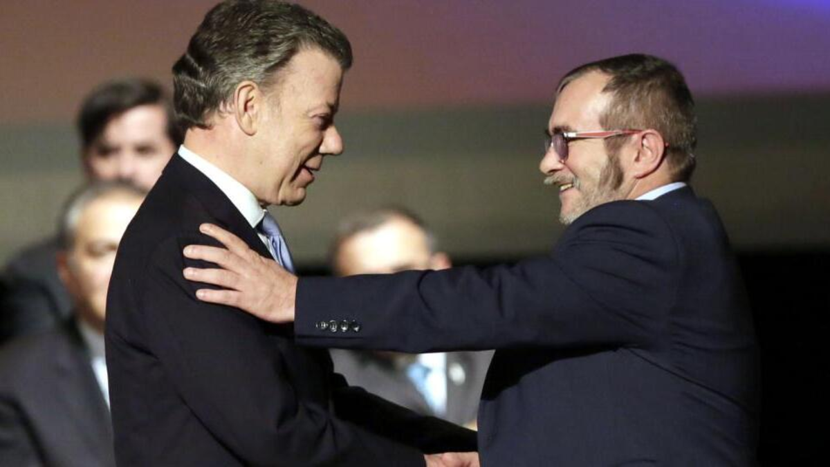 Farc entregó una mínima parte del dinero, joyas, oro, bienes y animales que le prometió a Colombia: este es el balance final de lo recibido por la SAE