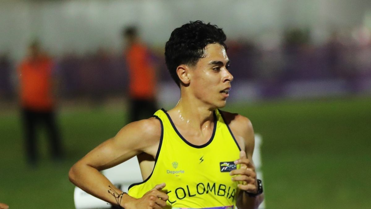 Pedro Marín da un gran golpe en el atletismo colombiano tras romper un nuevo récord nacional de mayores sin pertenecer a esa categoría