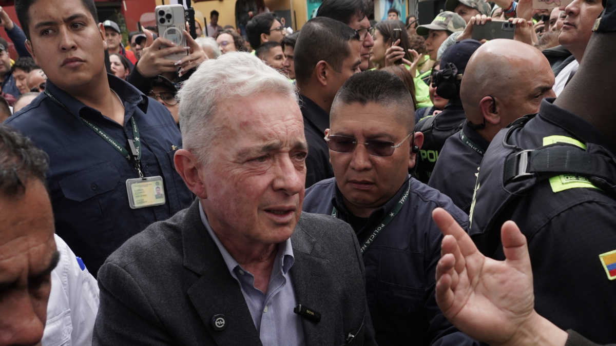Expresidente Álvaro Uribe responsabiliza al Acuerdo de Paz y a la 'Paz Total' por crisis con Estados Unidos y auge del narcotráfico