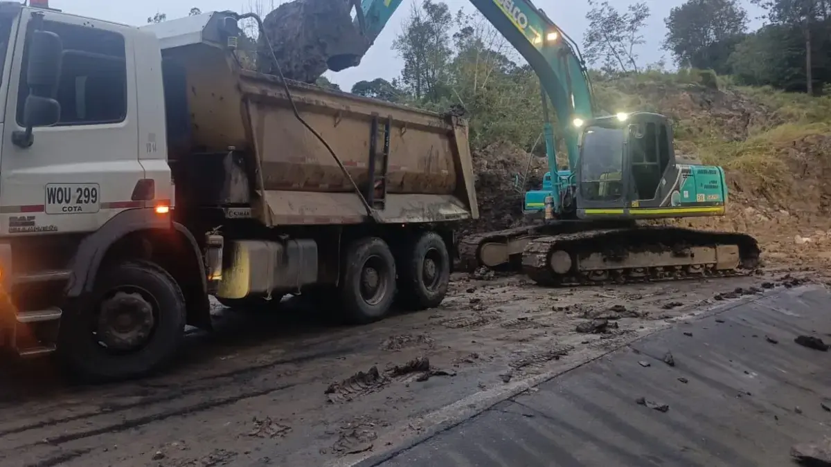 Cierre total en la Vía al Llano: descubra la única ruta alterna habilitada y las excepciones para el paso de vehículos en peaje de Pipiral