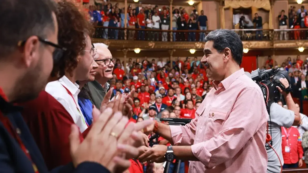 Nicolás Maduro convocó a las bases del chavismo a declararse 'en debate' ante la 'amenaza' de Estados Unidos: 'Delinear los caminos'
