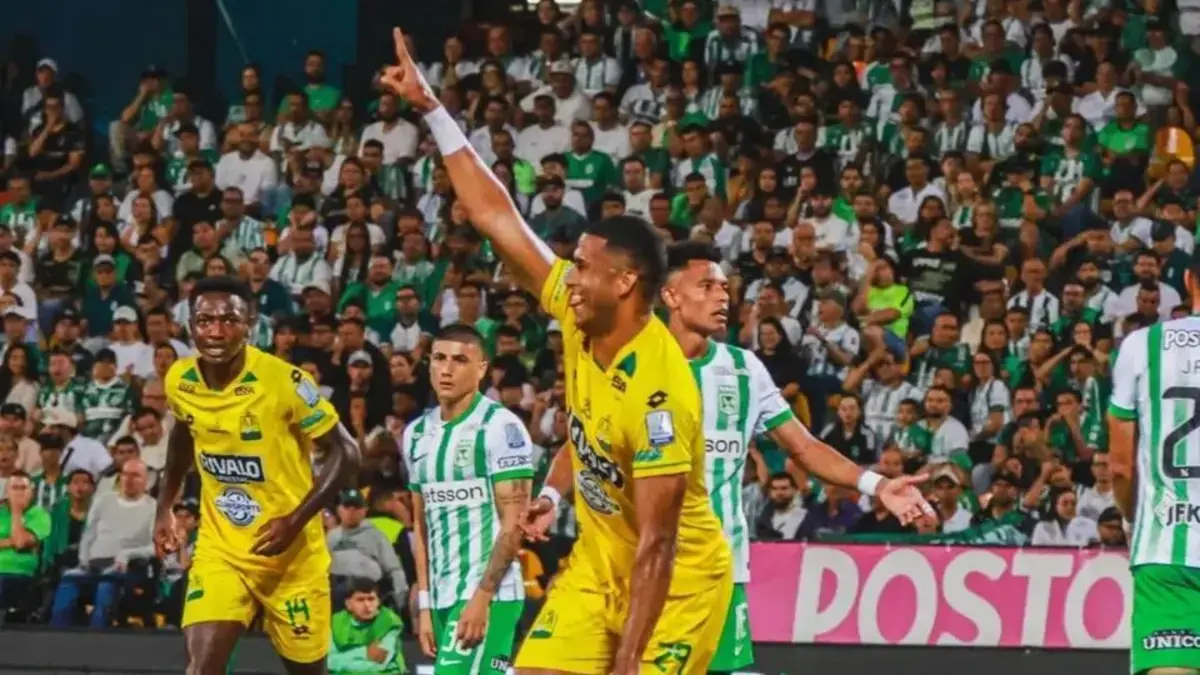 Atlético Bucaramanga quiere pelear bien arriba: derrotó a Atlético Nacional en Medellín, con un polémico arbitraje de Luis Matorel, video
