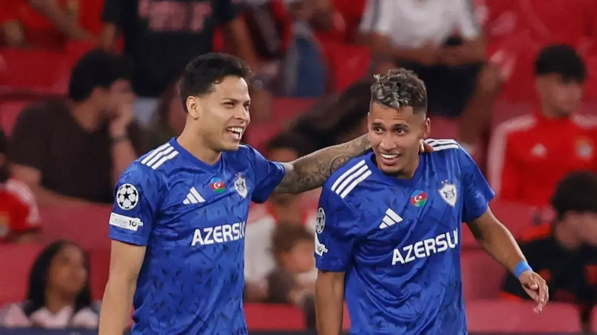 El Qarabag, con gol colombiano, sorprendió al Benfica de Richard Ríos y le ganó de visitante en la fase de grupos de la Champions, video