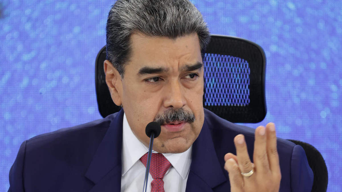 Nicolás Maduro ordena simulacros civiles este sábado ante un posible 'conflicto armado' en medio de la presión militar de Estados Unidos en Venezuela