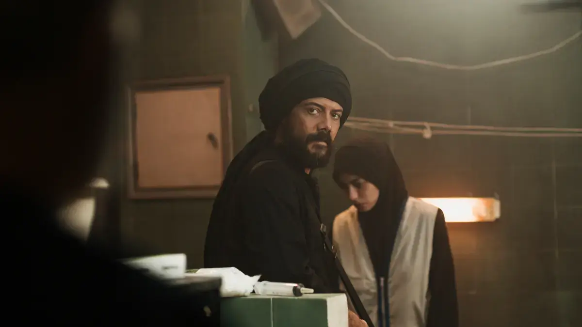 El actor español Álvaro Morte es ahora un espía que se infiltra en el universo de Isis en Siria: 'Hay mucha gente que está sufriendo'