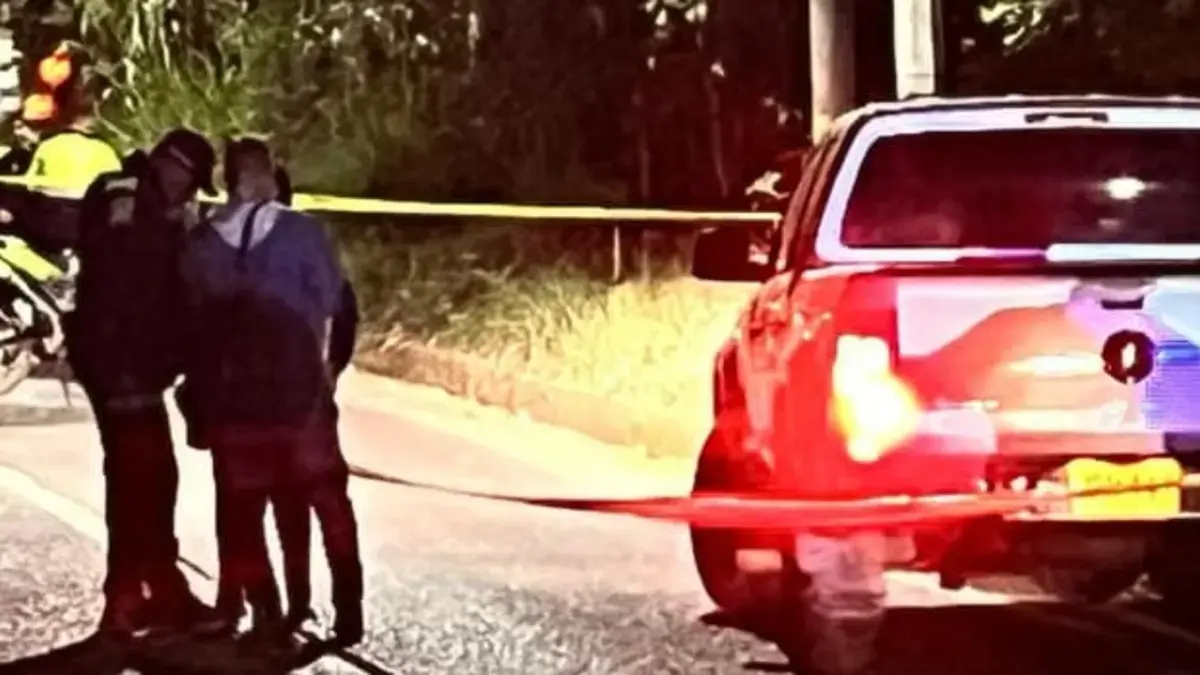 Masacre en una vía de Cali | Dispararon contra tres hombres en un carro; dos murieron en el vehículo y el tercero, en un hospital; ¿quiénes eran?