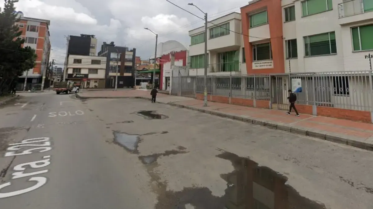 Sicario en bicicleta asesinó a joven de 26 años dentro de un taxi en Puente Aranda, Bogotá