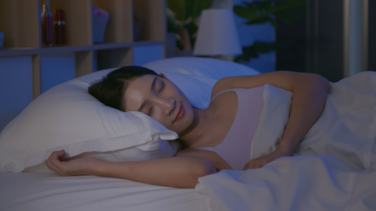 Dormir ocho horas o hacer siestas en el día: ¿qué recupera más su cuerpo y mente?