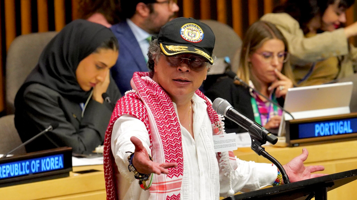 ¿Tiene consecuencias legales en Estados Unidos que el presidente Gustavo Petro llame a soldados a desobedecer órdenes? Esto dicen juristas y expertos