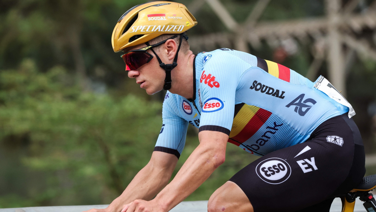 Video | Remco Evenepoel explotó tras su medalla de plata en el Mundial de ciclismo y despotricó del equipo: 'Todo se fue a la mier…’
