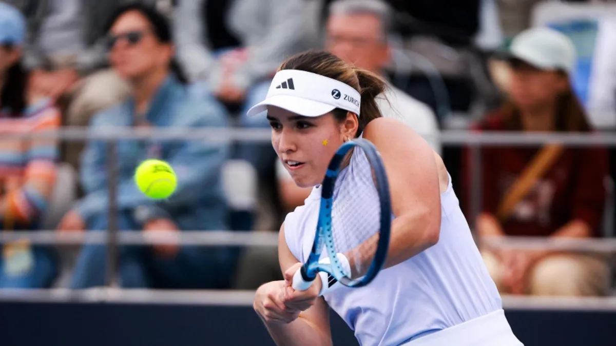 Camila Osorio no dio tregua en su debut y arrancó con pie derecho en Wimbledon: derrotó a Simona Waltert y avanzó a segunda ronda