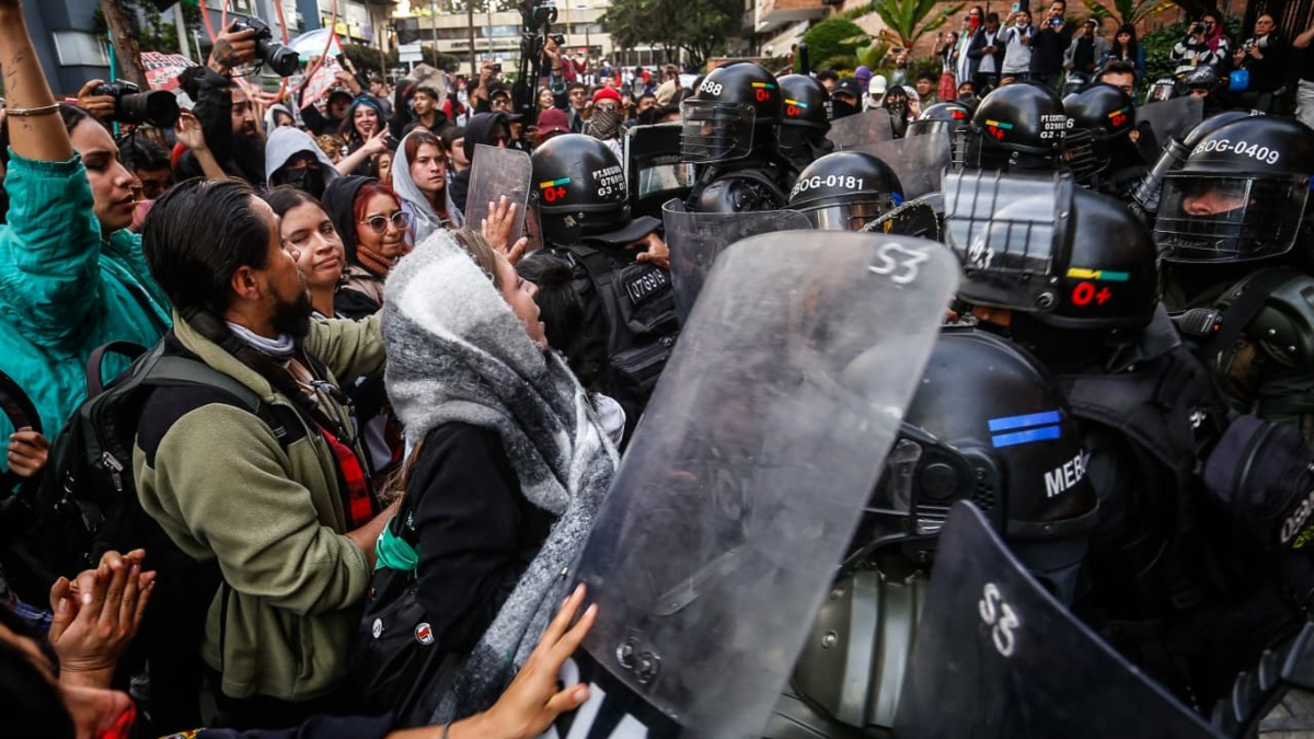 Denuncian que contratista de Presidencia estaría detrás de la convocatoria de manifestación que terminó en disturbios frente a la sede de la ANDI