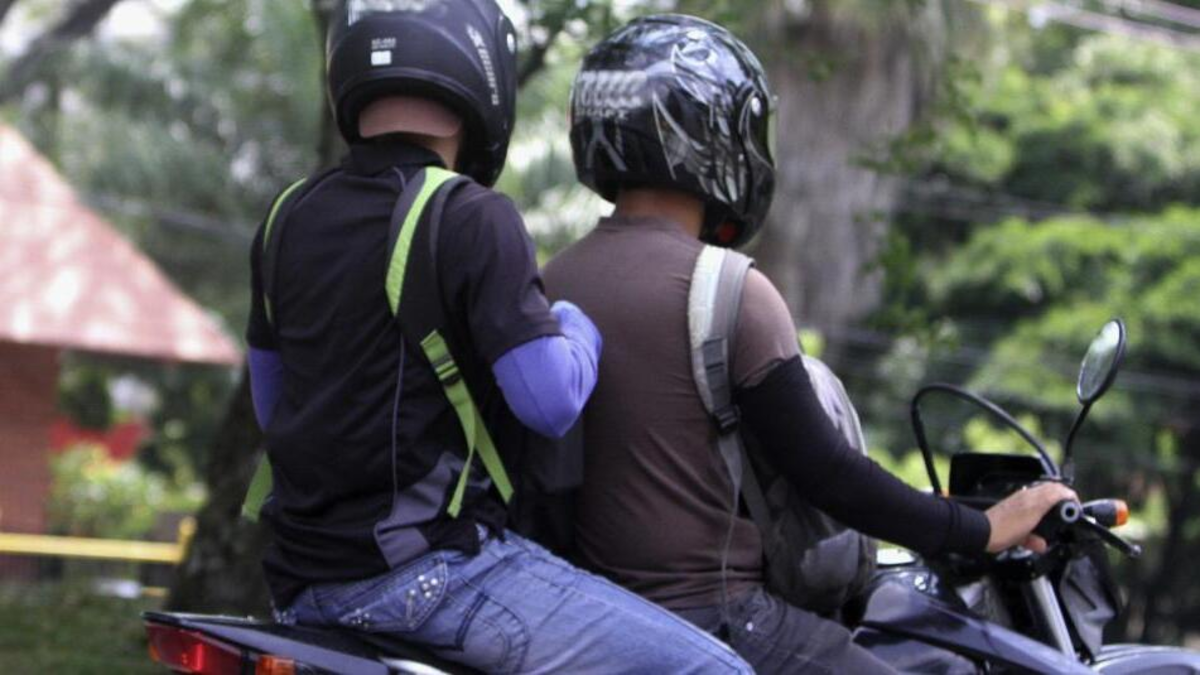 Image accompanying Halloween en Bogotá: estas son las restricciones para motos y parrilleros, from El Tiempo