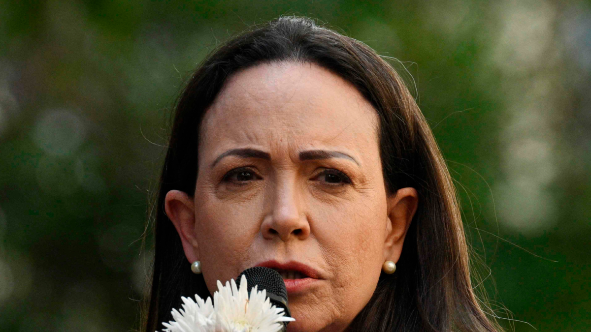 Emmanuel Macron pozval k mirnemu demokratičnemu prehodu v Venezueli