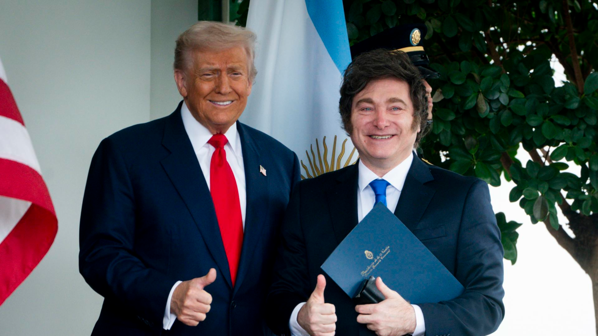 Donald Trump condiciona la ayuda financiera a Argentina al resultado de las elecciones legislativas y respalda a Javier Milei en la Casa Blanca