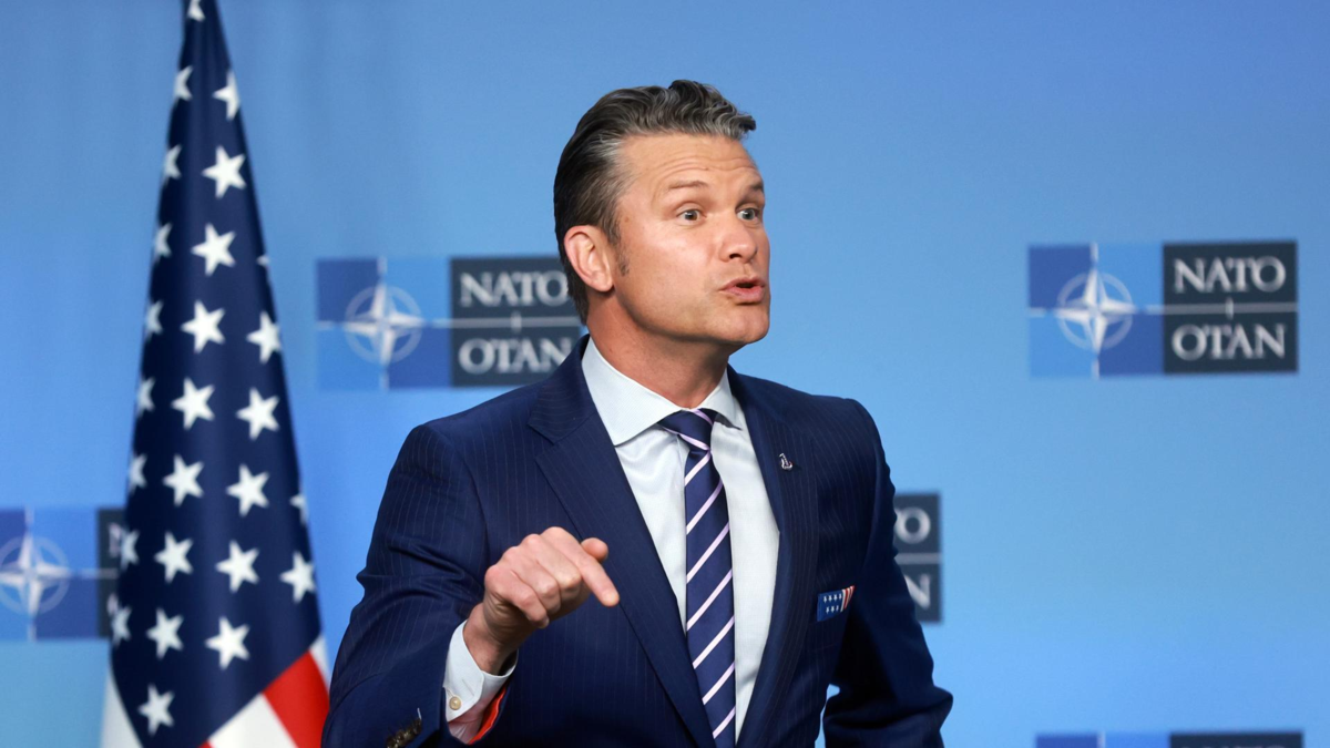 El secretario de Guerra de Estados Unidos, Pete Hegseth, y otros funcionarios de la administración del presidente Donald Trump visitarían Colombia