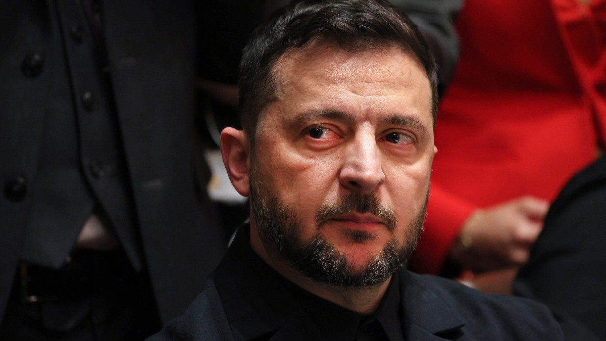 Zelenski pripravljen na pogovore s Trumpom in Putinom, Rusija diskreditira Ukrajince na Poljskem.