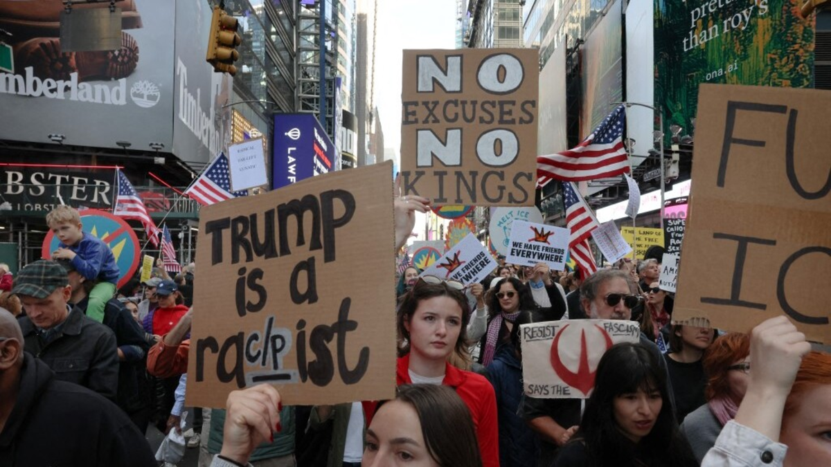 Miles de personas protestan en todo Estados Unidos contra las políticas ...