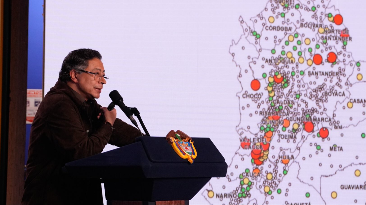 Presidente Gustavo Petro afirma que TLC con Estados Unidos está 'suspendido de facto' y prepara respuesta a crisis con Trump en consejo de ministros