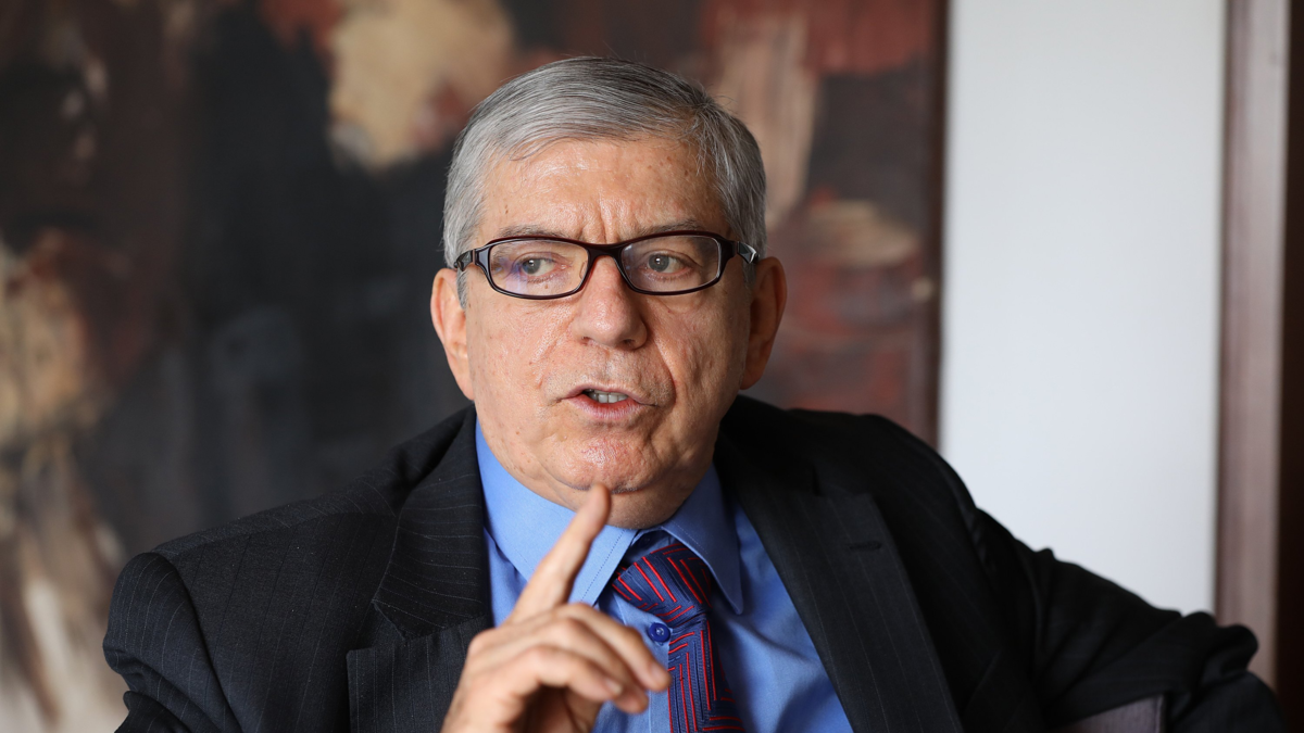 C??sar Gaviria confirma cumbre con ??lvaro Uribe para buscar la resurrecci??n de una gran coalici??n que derrote 'al candidato de Petro'