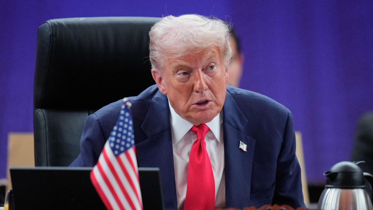 Trump razmišljal o možnih kopenskih napadih na Venezuelo in Kolumbijo