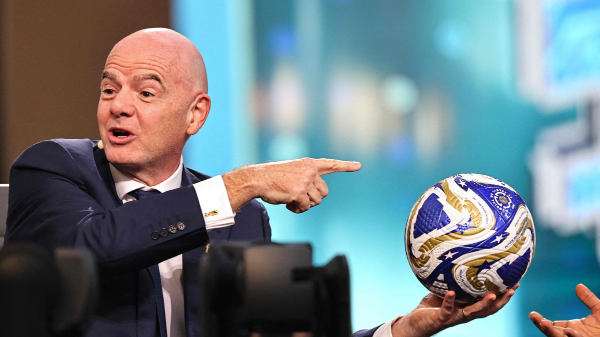 Gianni Infantino, presidente de la Fifa, contundente sobre el racismo y la actitud de los jugadores de taparse la boca