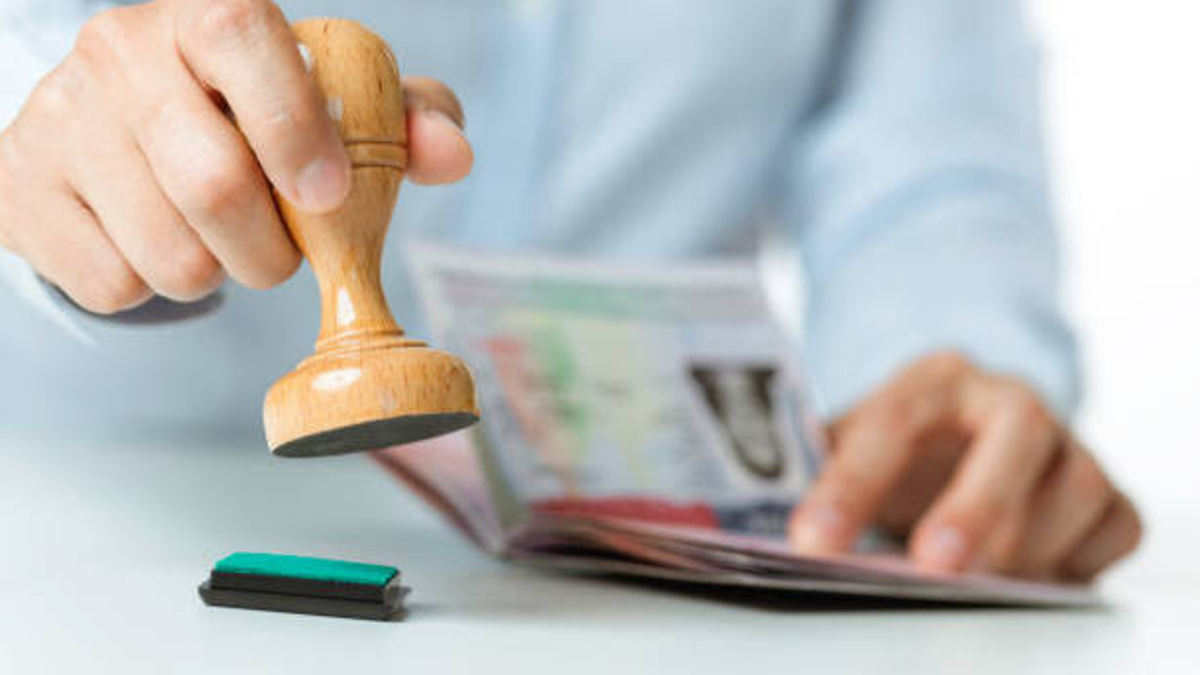 Estas son las razones por las que el Gobierno de Estados Unidos puede revocar la visa de una persona, según las leyes de inmigración de ese país