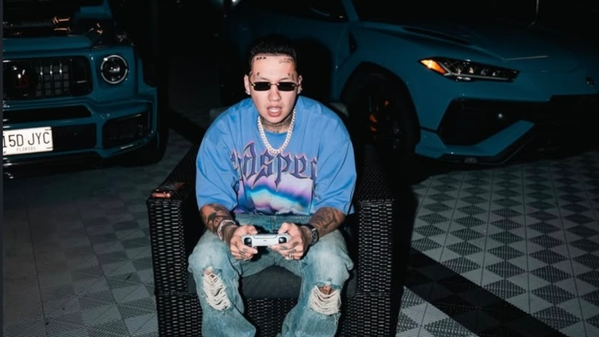 Blessd aseguró que peleó 'a los puños' con Feid tras la grabación de +57