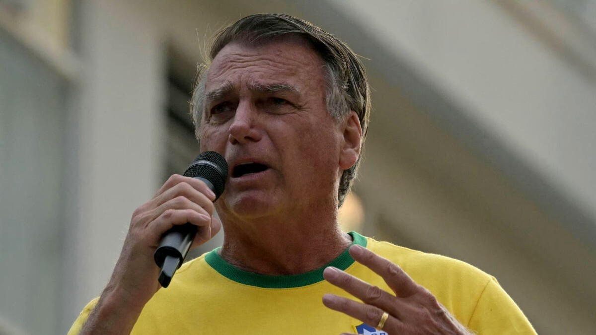 Jair Bolsonaro admite que intentó quemar su tobillera electrónica 'por paranoia': nuevos detalles del episodio que lo lleva a prisión